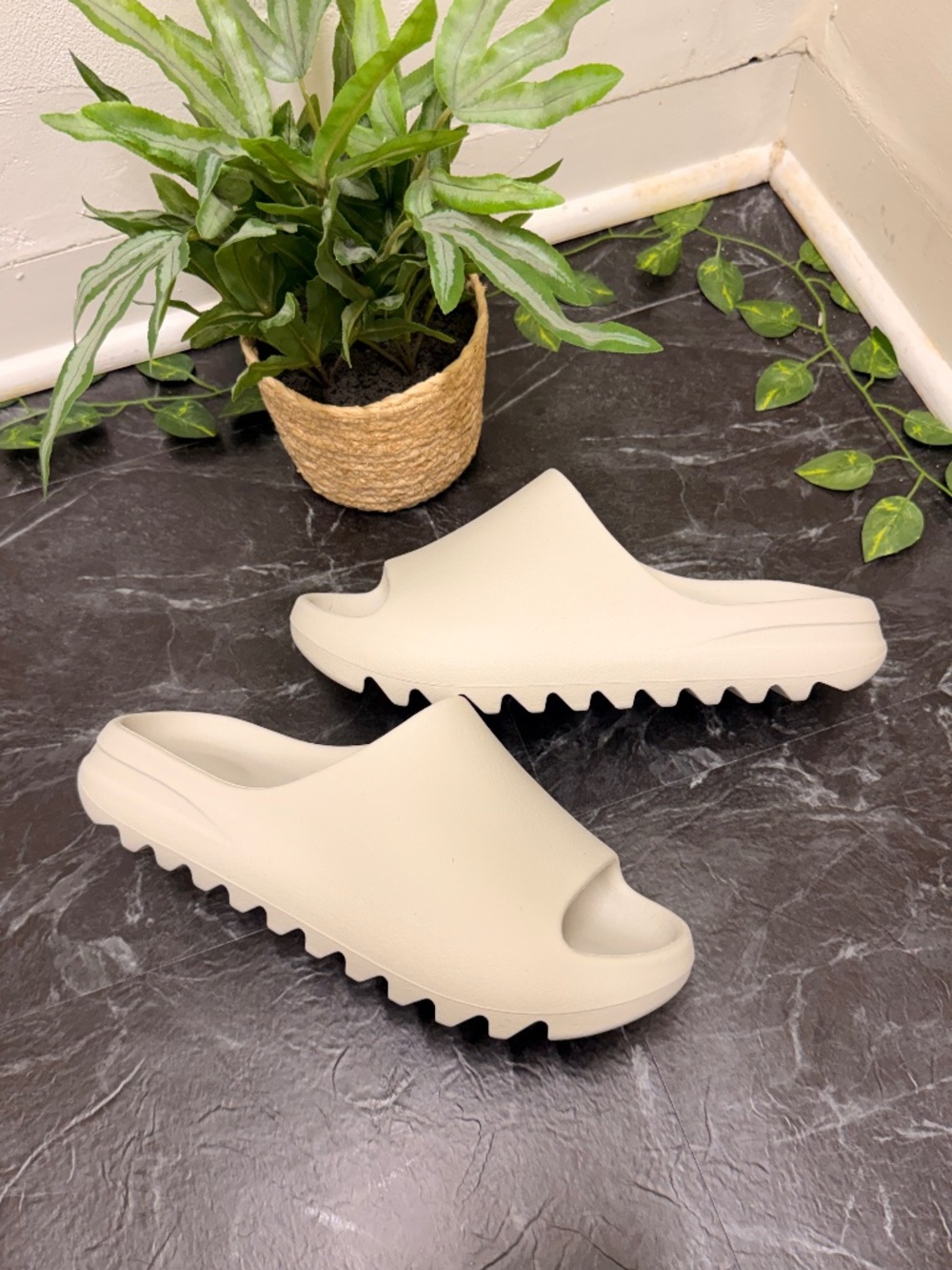 Yeezy - Slide - Cream